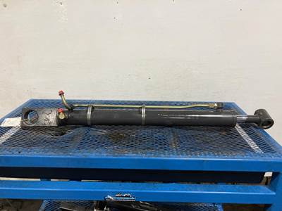 New Holland L175 Hydraulic Cylinder