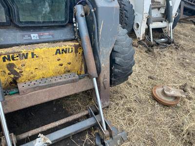 New Holland L185 Hydraulic Cylinder