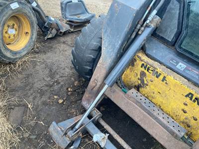 New Holland L185 Hydraulic Cylinder
