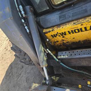 New Holland L185 Hydraulic Cylinder