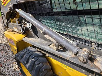 New Holland L218 Hydraulic Cylinder