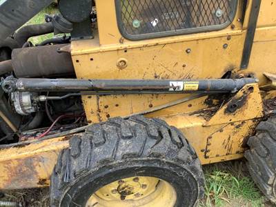 New Holland L553 Hydraulic Cylinder