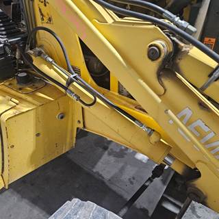 New Holland LB75B Hydraulic Cylinder