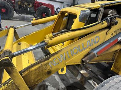 New Holland LB75B Hydraulic Cylinder