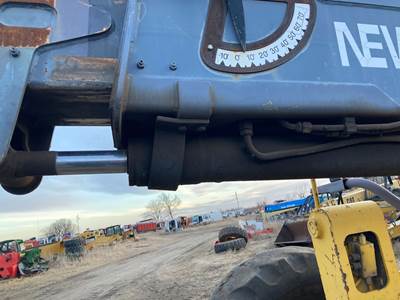 New Holland LM850 Hydraulic Cylinder