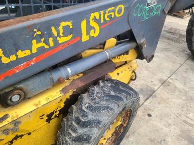 New Holland LS160 Hydraulic Cylinder