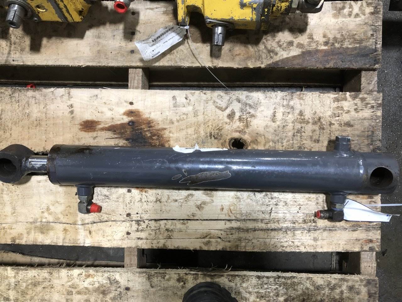 2004 New Holland LS180 Hydraulic Cylinder For Sale Spencer, IA