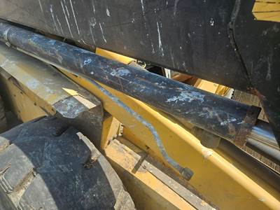 New Holland LX865 Hydraulic Cylinder