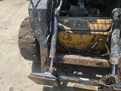 New Holland LX865 Hydraulic Cylinder