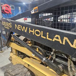 New Holland LX885 Hydraulic Cylinder
