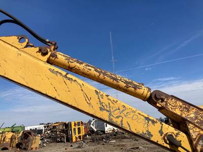 (Used) Misc Equ Other Type: Bucket/Tilt Pin To Pin : 58 Rod : 3 Barrel : 6.75 Dipper Tilt Cylinder Only