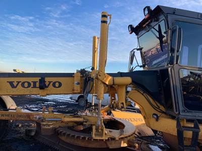 Volvo G746B Hydraulic Cylinder