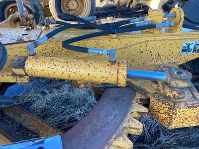 Volvo G746B Hydraulic Cylinder