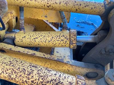 Volvo G746B Hydraulic Cylinder
