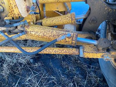 Volvo G746B Hydraulic Cylinder