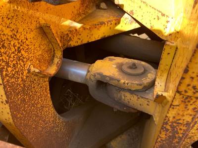 Volvo G746B Hydraulic Cylinder