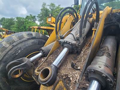 Volvo L220E Hydraulic Cylinder