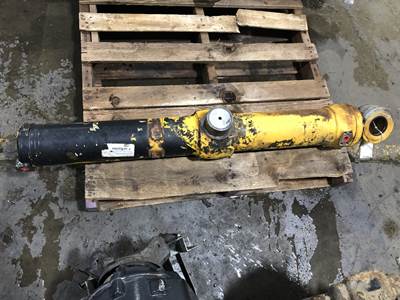 Volvo L90B Hydraulic Cylinder