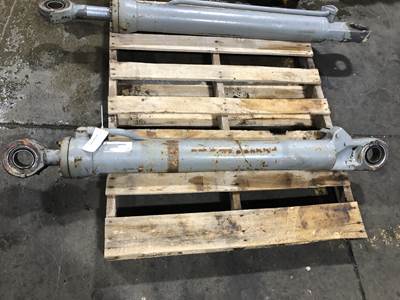 Volvo L90B Hydraulic Cylinder