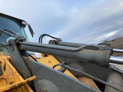 Volvo L90B Hydraulic Cylinder