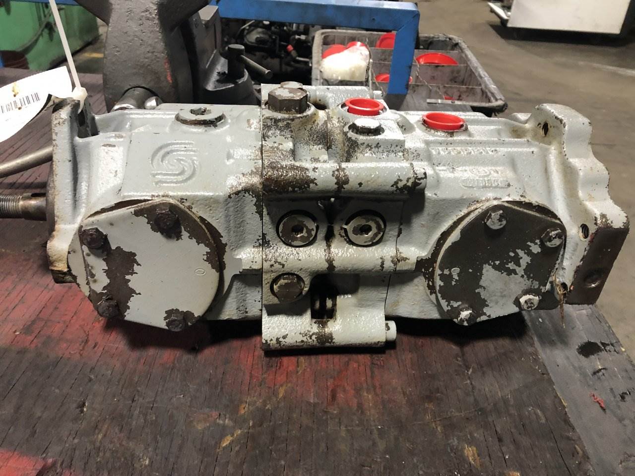 2004 Bobcat T300 Hydraulic Pump For Sale Spencer, IA 6685036