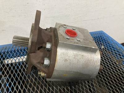 Caterpillar D6H Hydraulic Pump