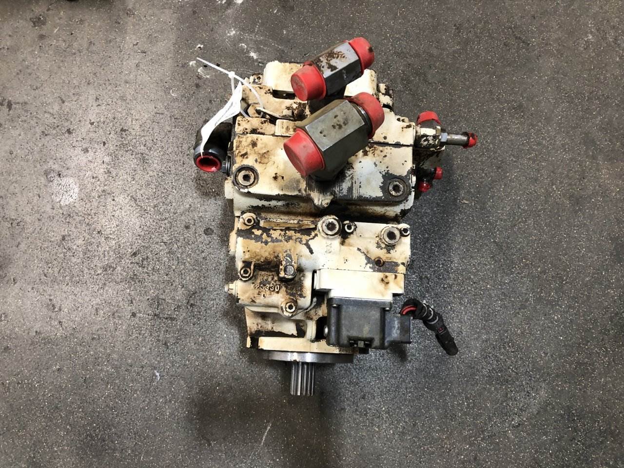 1998 John Deere 750C Hydraulic Pump For Sale Spencer, IA AT182938