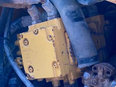 Volvo G746B Hydraulic Pump