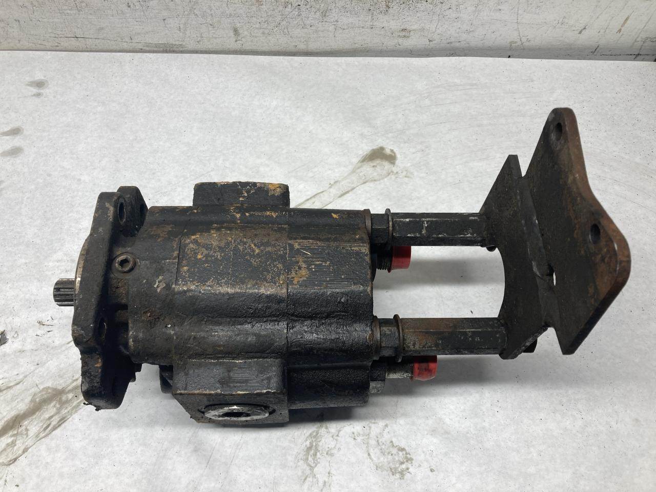 2006 Parker Hydraulic Pump for a International 9200 For Sale Sioux