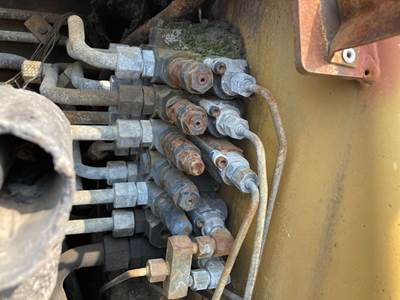 ASV Posi-Track RC100 Hydraulic Valve for a Asv RC100