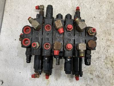 Bobcat 325 Hydraulic Valve