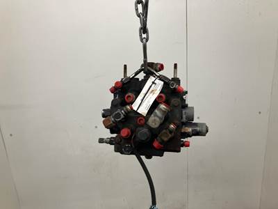 Bobcat 753 Hydraulic Valve