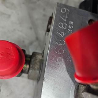 Bobcat 773 Hydraulic Valve