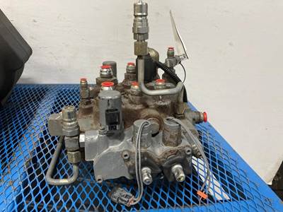 Bobcat S650 Hydraulic Valve