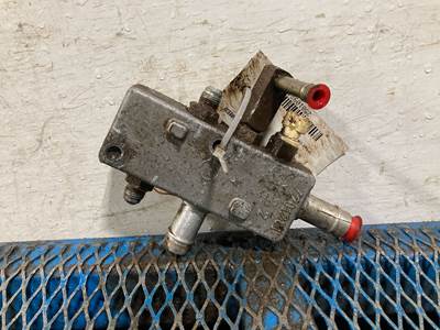Bobcat T650 Hydraulic Valve