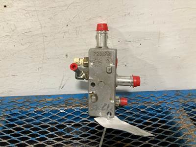 Bobcat T770 Hydraulic Valve