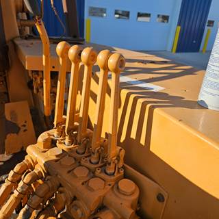 Case 480D Hydraulic Valve