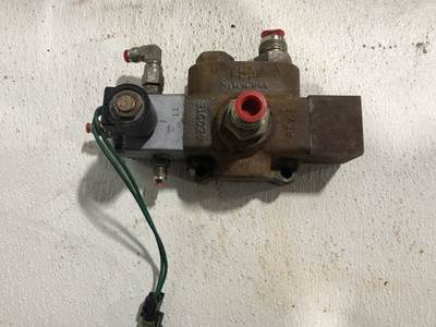 Case 621C Hydraulic Valve