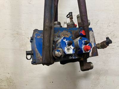 Case 621E Hydraulic Valve