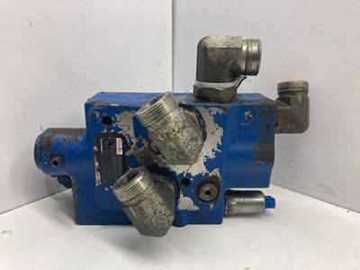 Case 621E Hydraulic Valve
