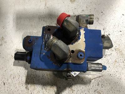 Case 621F Hydraulic Valve