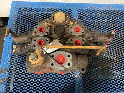 Case 921C Hydraulic Valve