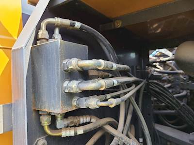 Case CX160 Hydraulic Valve