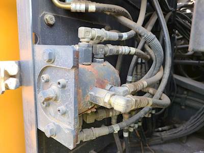 Case CX160 Hydraulic Valve