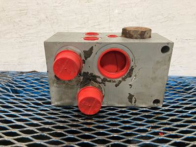 Caterpillar 252 Hydraulic Valve