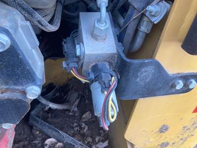 Caterpillar 252B3 Hydraulic Valve