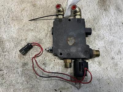 Caterpillar 277 Hydraulic Valve