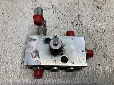 Caterpillar 301.7D Hydraulic Valve for a Caterpillar 3017D