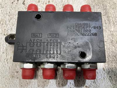 Caterpillar 301.7D Hydraulic Valve for a Caterpillar 3017D
