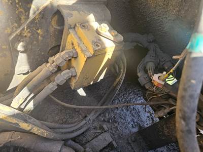 Caterpillar 325AL Hydraulic Valve